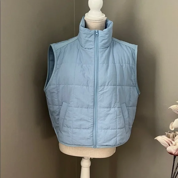 NWT ✨Thread & Supply Light Blue Puffer Vest Size Small - Picture 2 of 7